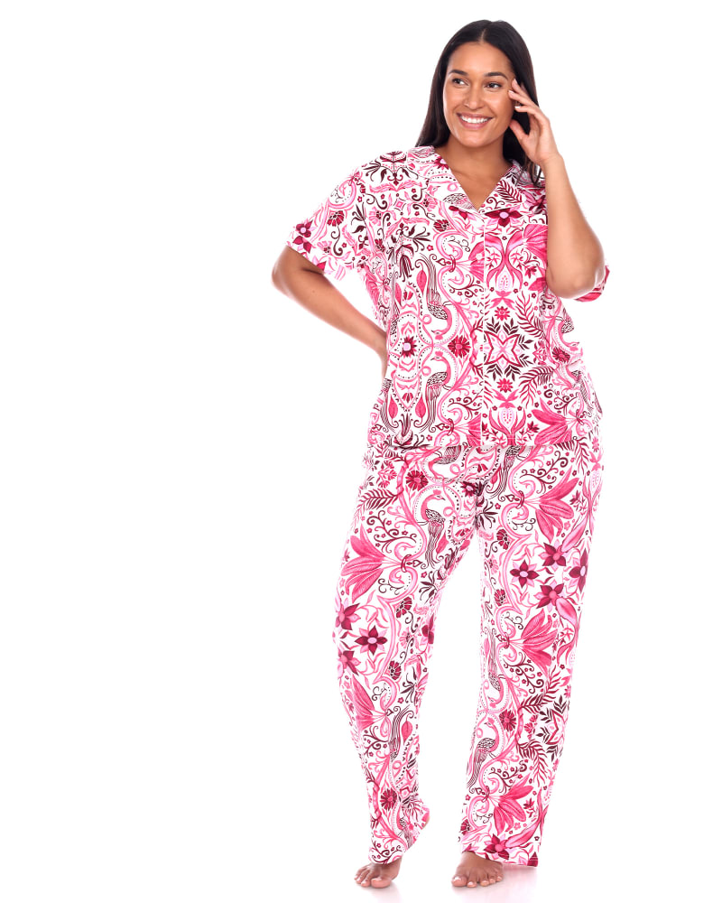 Front of a model wearing a size 2X Short Sleeve & Pants Tropical Pajama Set in White/Pink by White Mark. | dia_product_style_image_id:247799